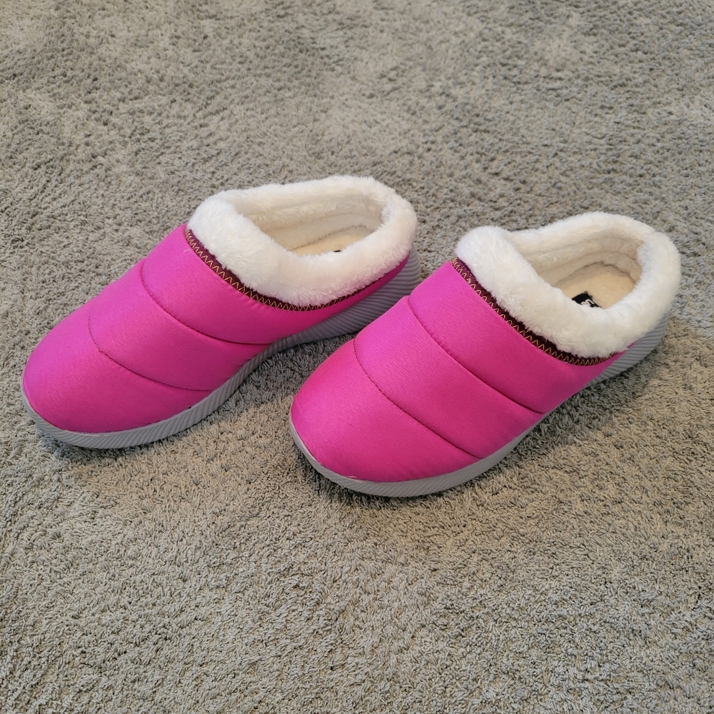 Lands' End Slippers - Picture 3 of 4